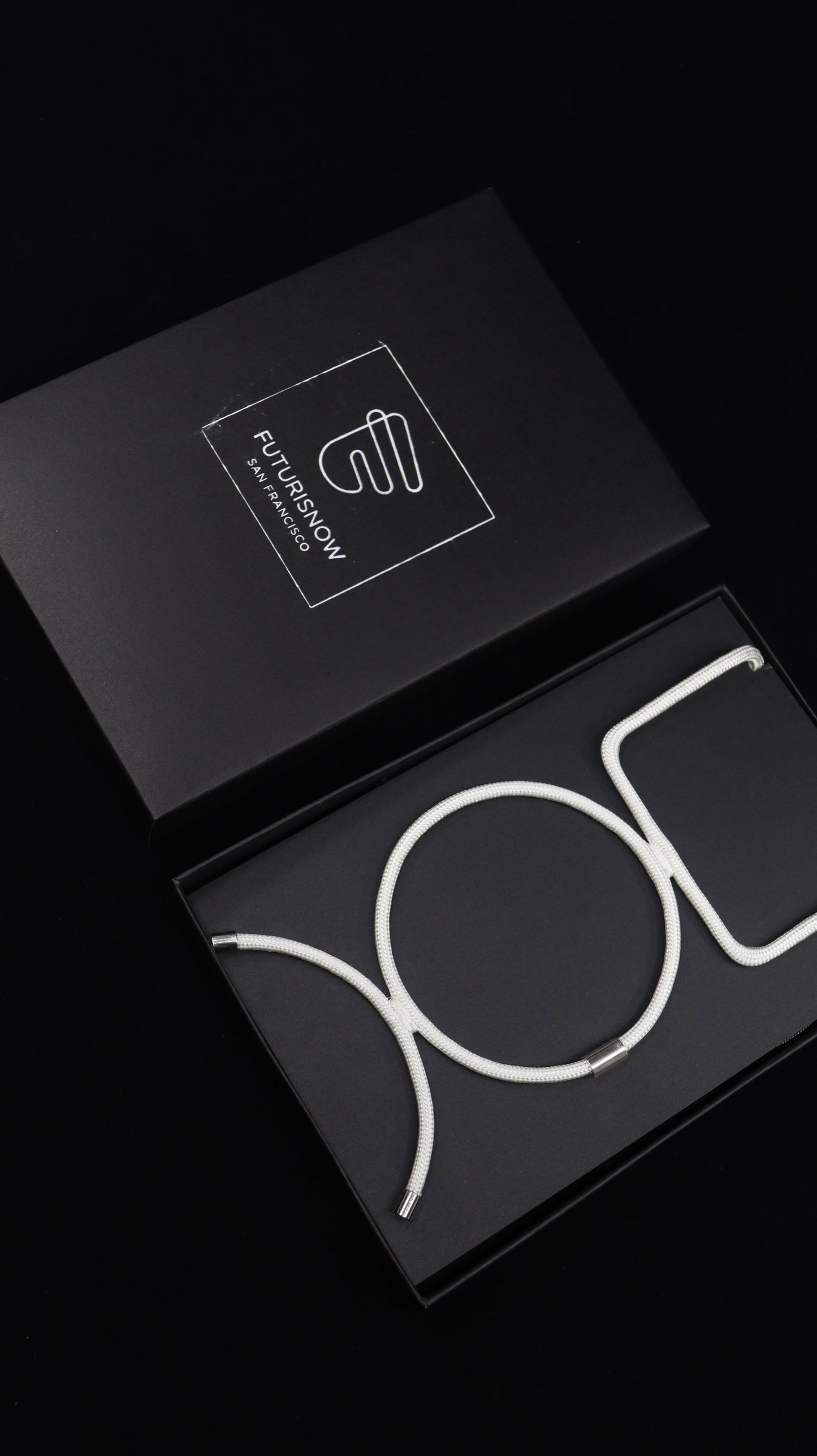 Linea 4 Moon Necklace