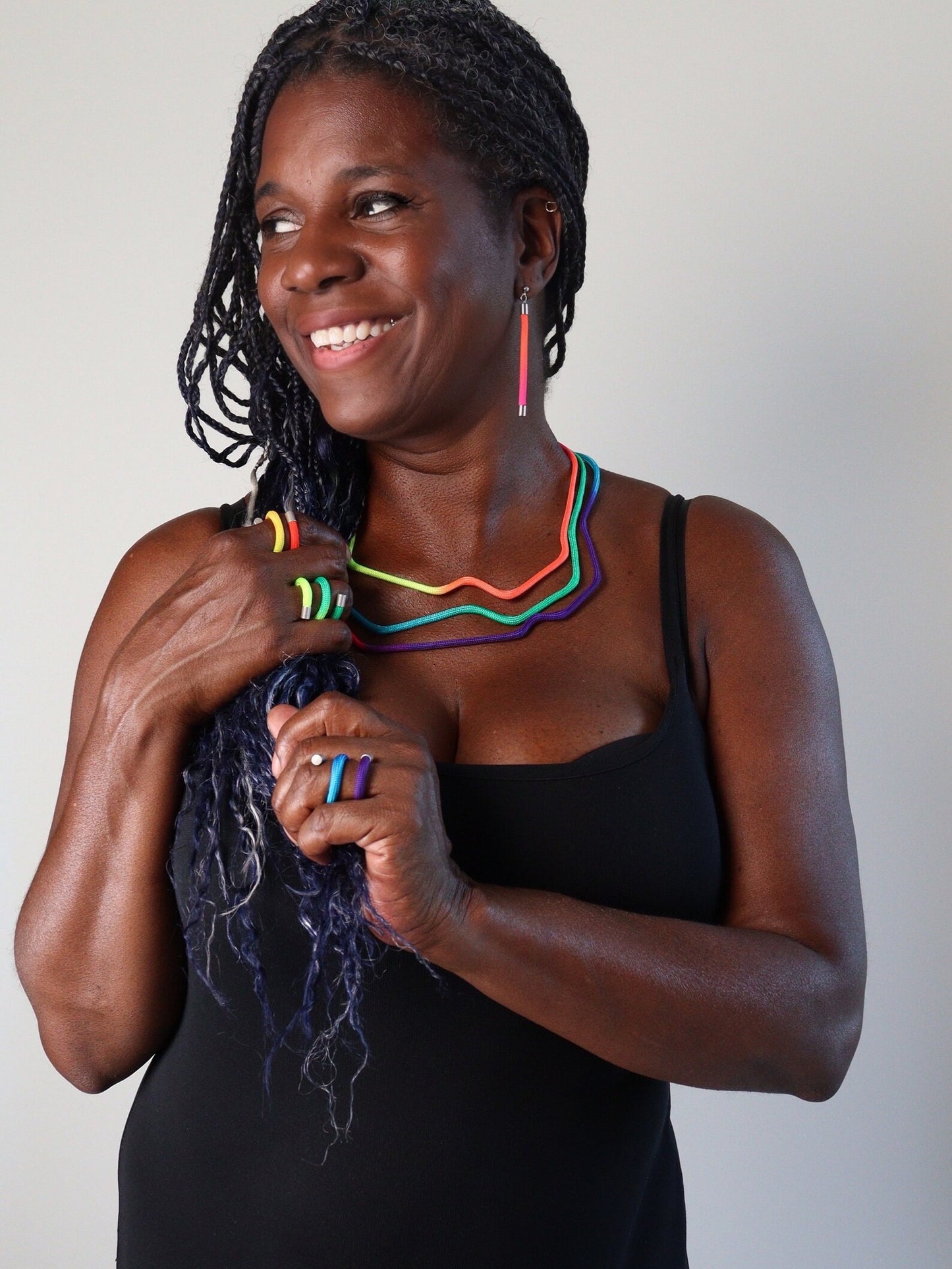 Linea 42: Geometric Short Rainbow Necklace | Modern bold Jewelry